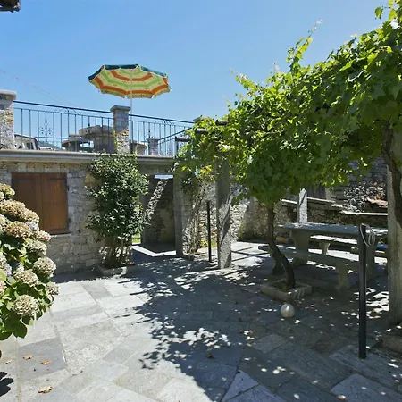 Semesterbostad Rustico Ponte Cannero Riviera